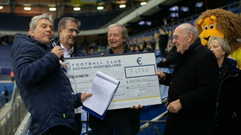 remise chèque Ligue contre le cancer - FCSMSOC.jpg